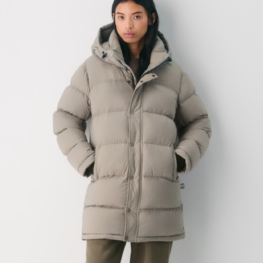Aritzia TNA Superpuff Mid Length Modern Taupe Jacket size Small